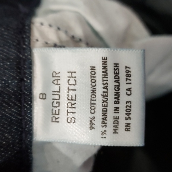 Like New! Old Navy Dark Blue Wash Demin with Front and Back Pockets Size 8 - Picture 9 of 10